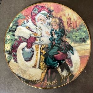 Christmas 1994 8.25” plate, Avon, ‘The Wonder of Christmas’